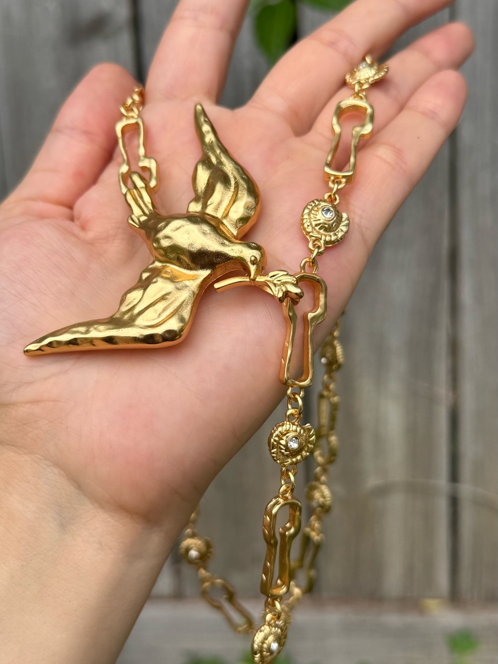 Elegant Gold Bird Lariat Necklace - 18 k Gold - Picture 4 of 7